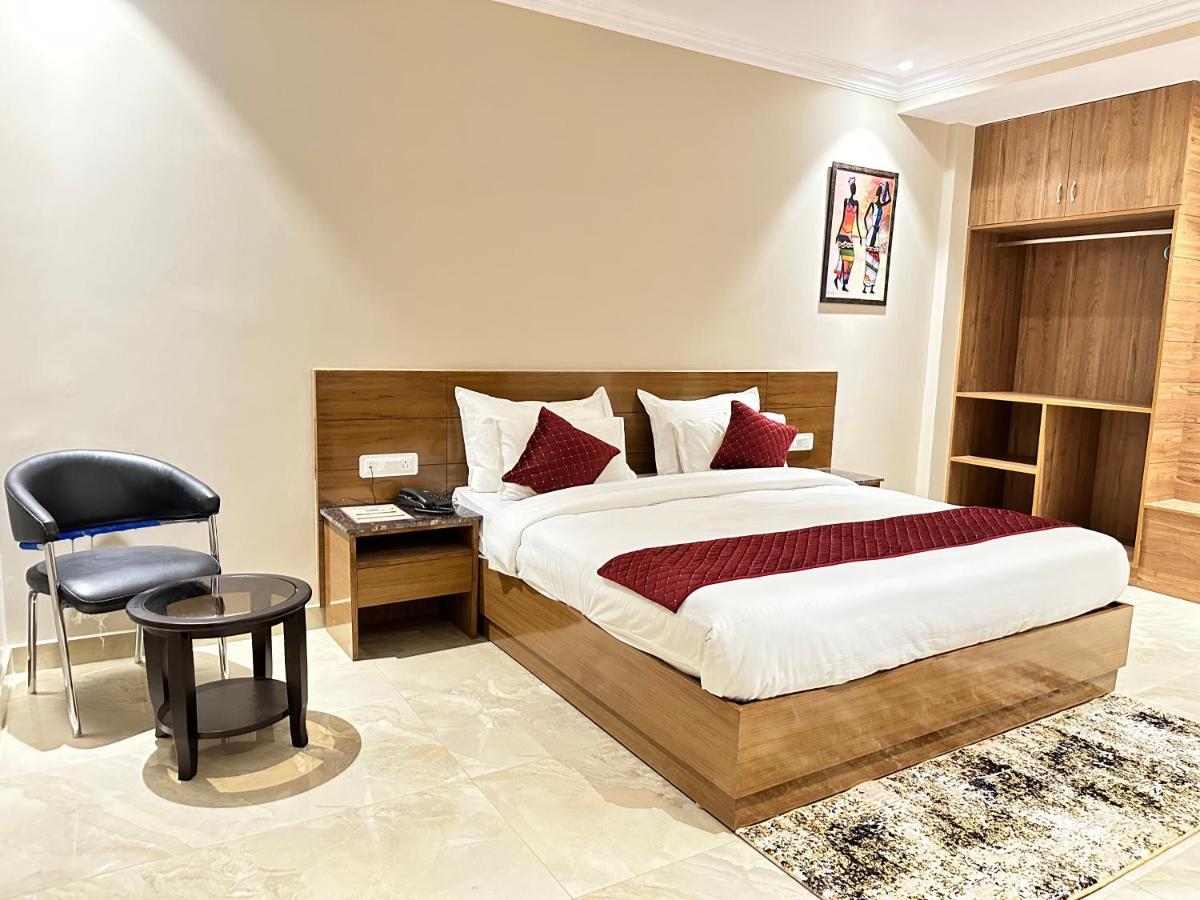 רישיקש Highlands Hotel מראה חיצוני תמונה