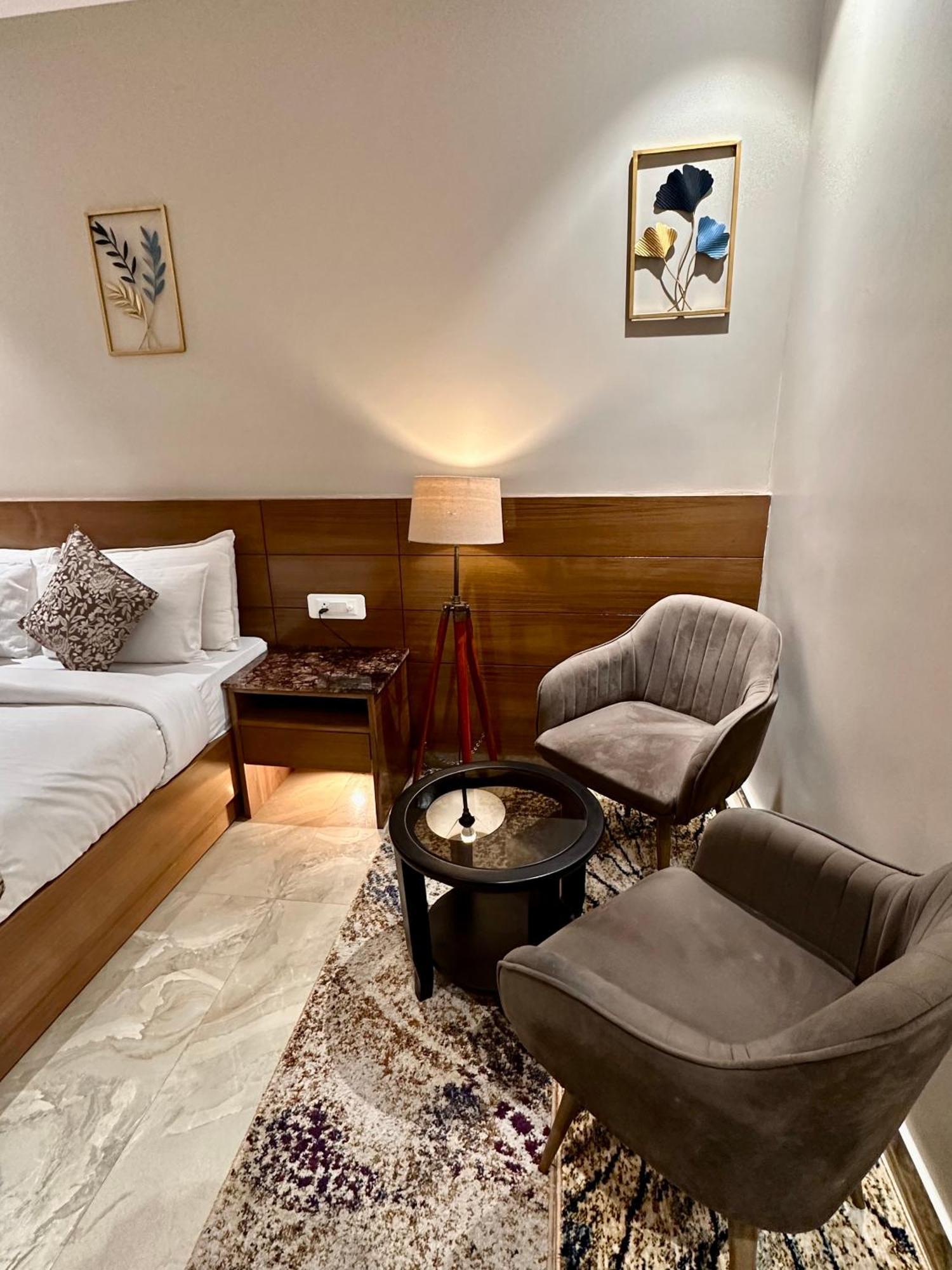 רישיקש Highlands Hotel מראה חיצוני תמונה
